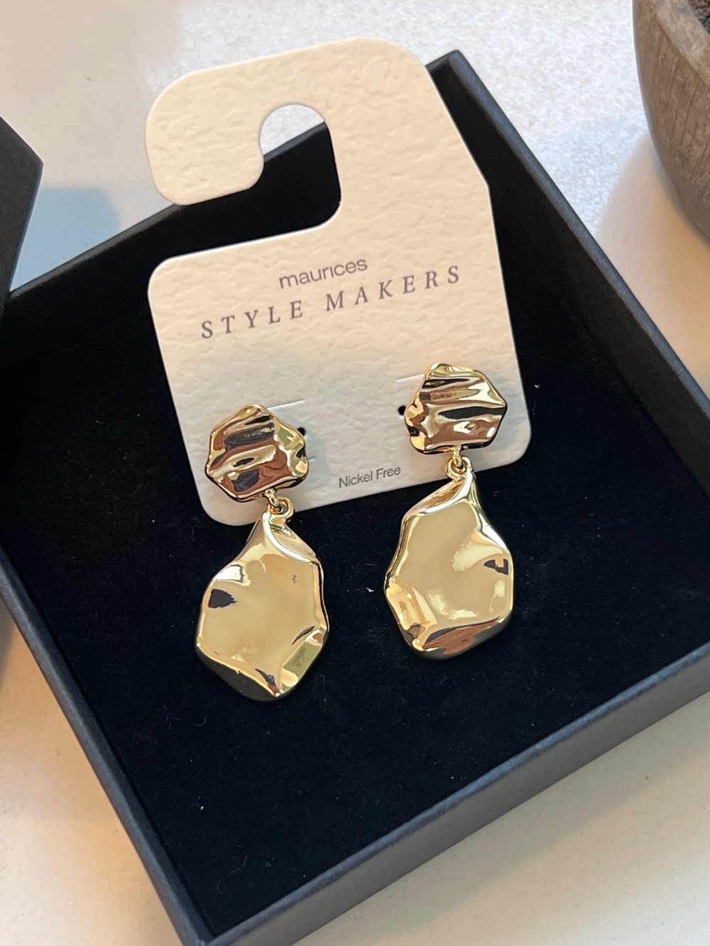 Style Makers Hammered Gold Dangle Earrings